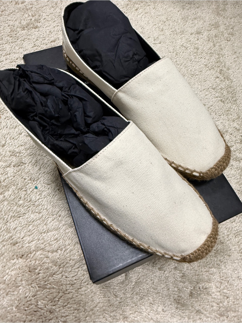NEW IN BOX Yves Saint Laurent White Canvas Espadrilles with Natural Jute Sole